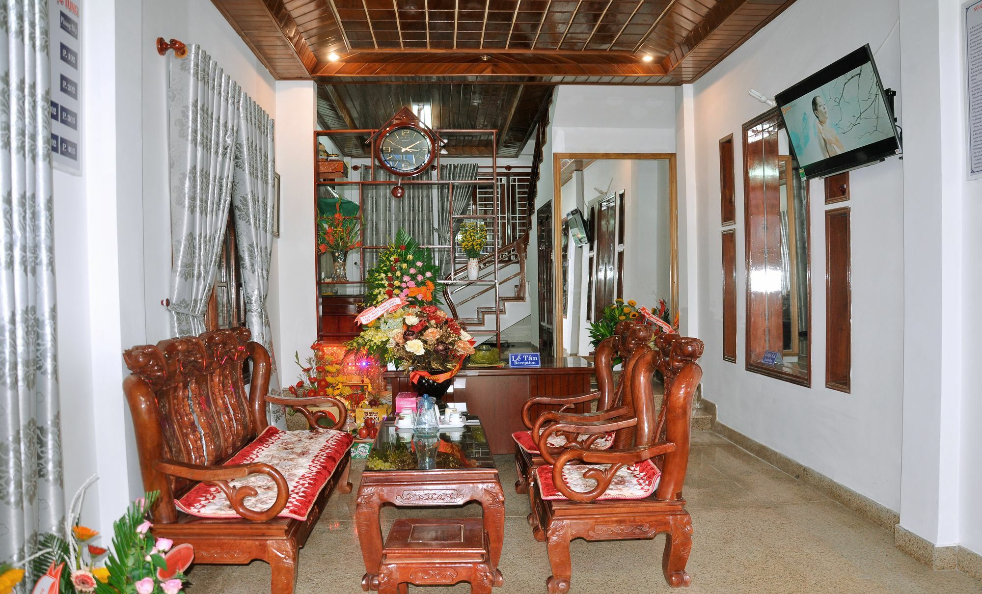 Ngoc Tung Mini Hotel フエ エクステリア 写真
